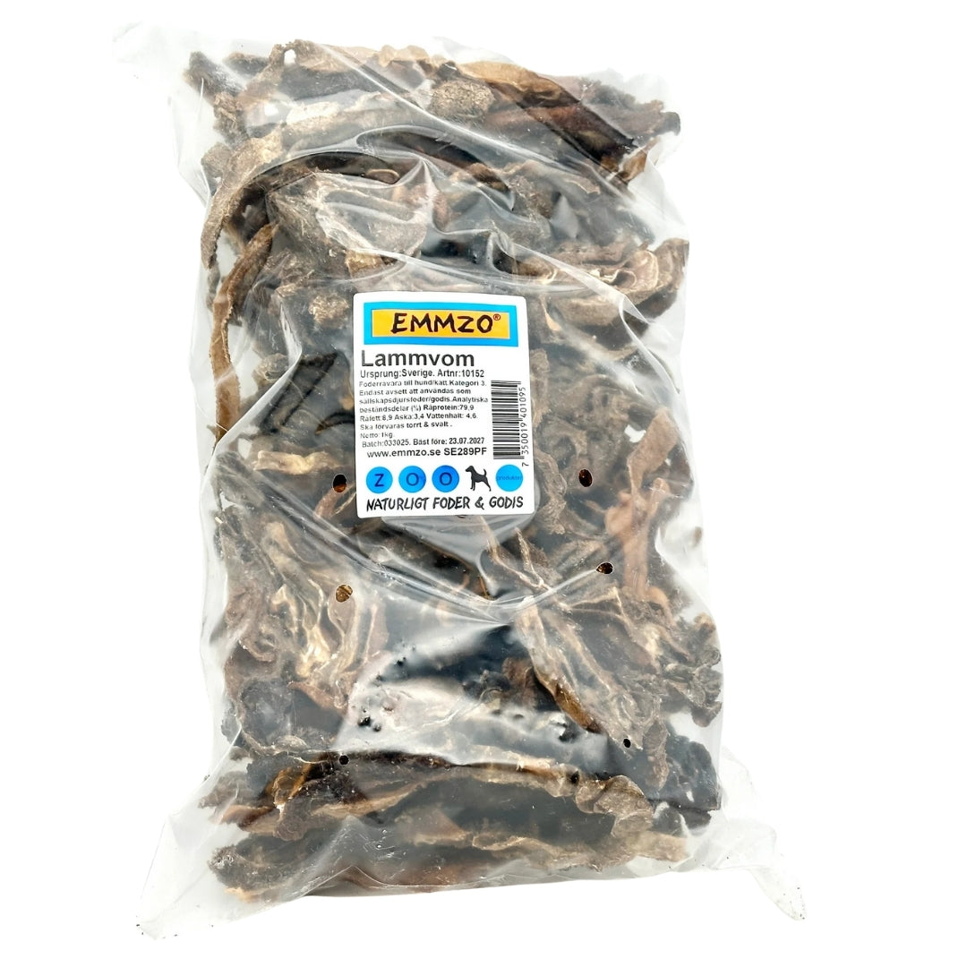 Emmzo Lammvom 1kg i stor transparent förpackning med produktetikett mot vit bakgrund