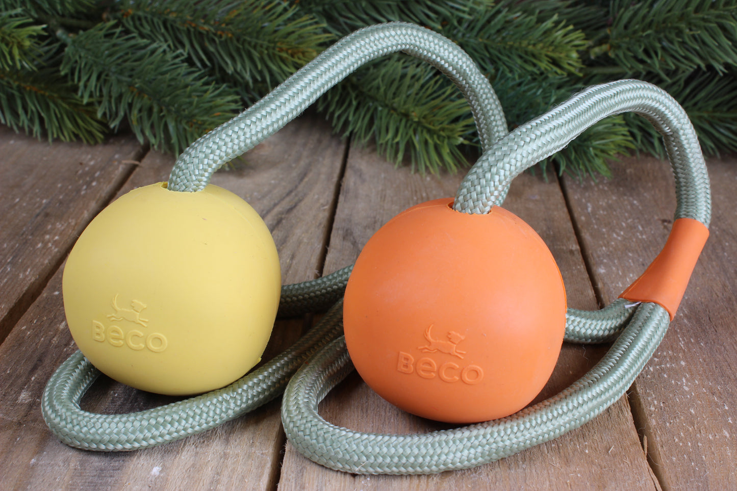 Beco - Slinger ball | Rund boll med rep (Gul eller orange)