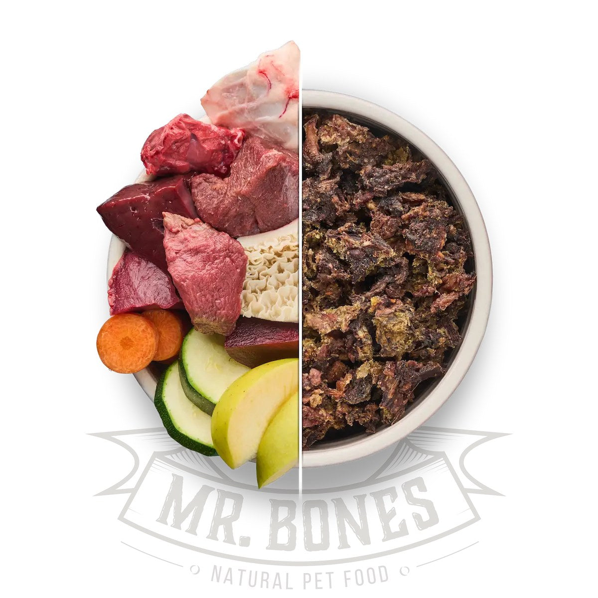 Råa ingredienser av hjortkött, inälvor och grönsaker bredvid skål med lufttorkat foder