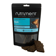 Nutriment Gourmet Meaty Strips Anka 150g, svart påse med turkos etikett och godisstrips framför, mot vit bakgrund